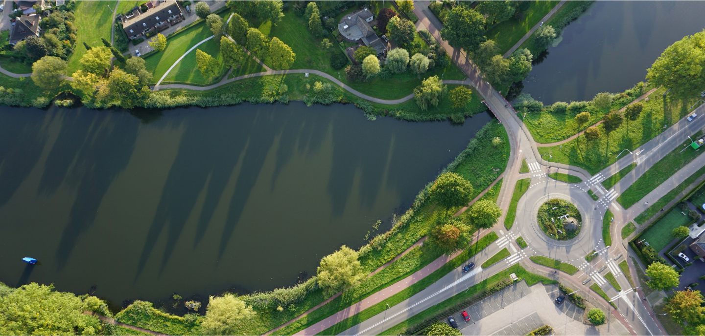Photo on a roundabout by the water from above