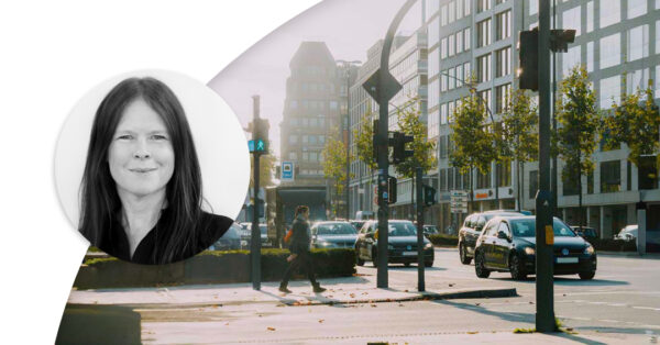 Cars stop at a red light at an intersection in a big city. Profile image of Liselott Johansson